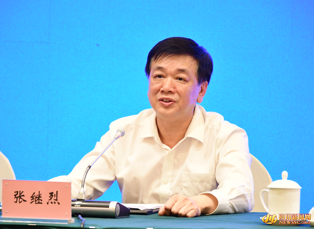 人生就是博-尊龙凯时电气集团副总经理、党组成员张继烈_副本.jpg
